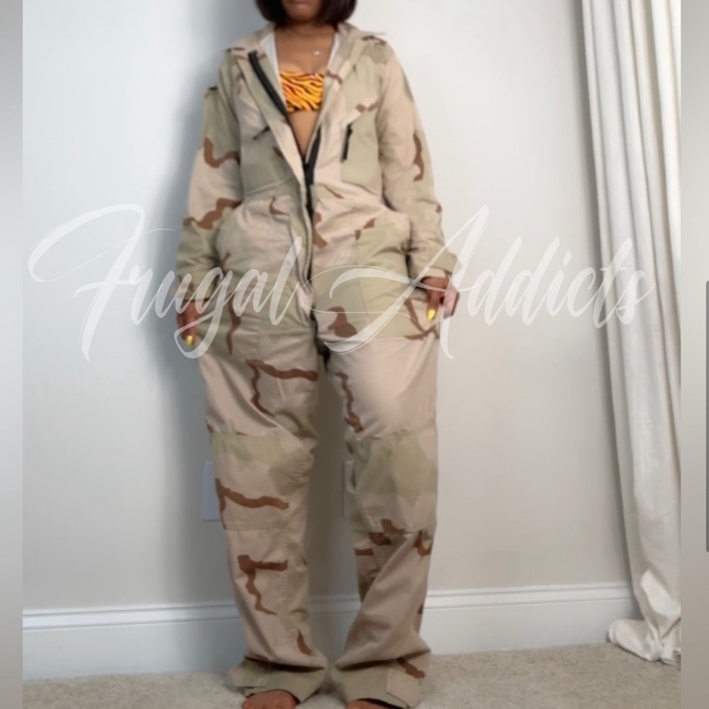 RARE VINTAGE UNISEX Official Military Special Unit Desert Camouflage Coveralls M